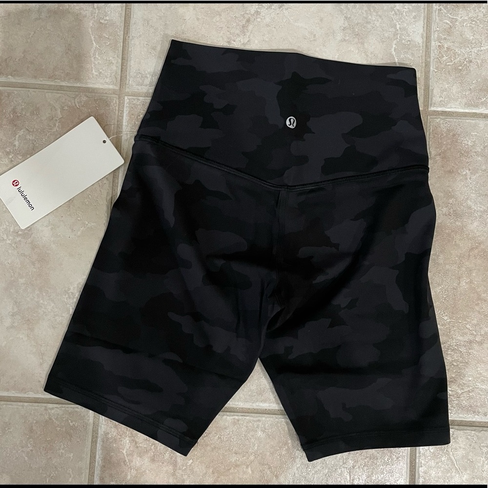 Lululemon Align High rise short 8”